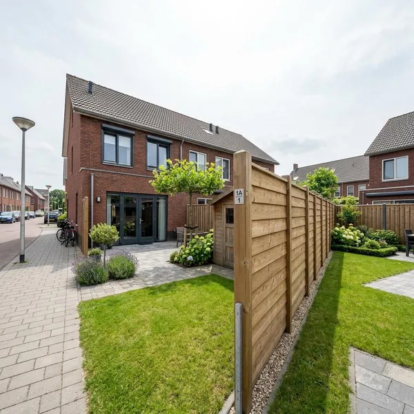 Regels voor de schutting aan de zijkant van een hoekwoning